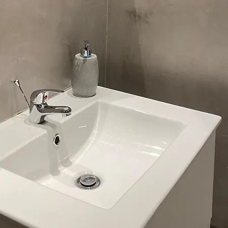 Apartment Plaka Downtown 2 Bedroom Basement *